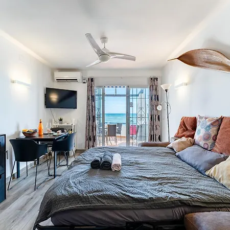 Sea-view In With Terrace مالقة